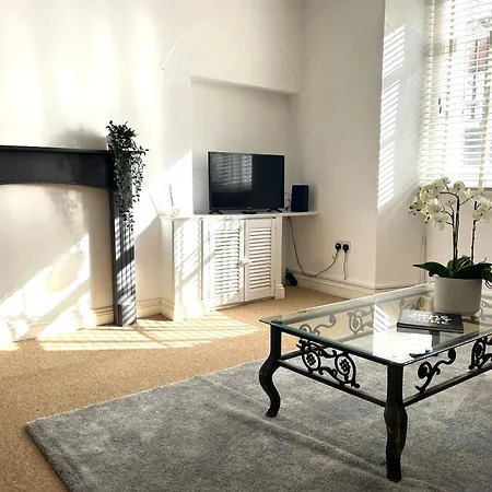 Georgian Garden Flat In Clifton * 布里斯托