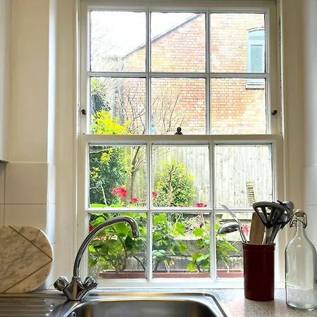 Georgian Garden Flat In Clifton דירה *
